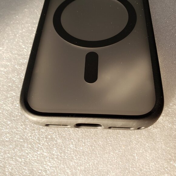 TORRAS Magnetic Shockproof Case For iPhone 17 Pro MagSafe Slim Translucent - Picture 9 of 10